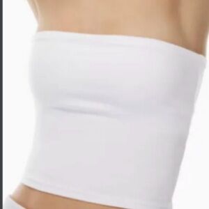 Aritzia Tna Chill Tube Top
Aritzia Size: S